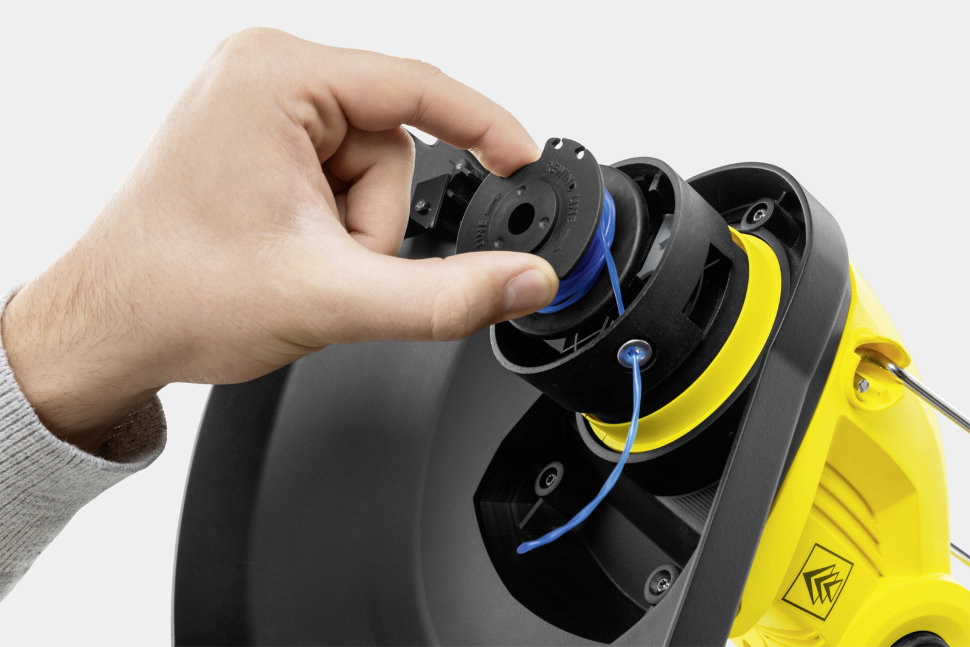 Аккумуляторный триммер для стрижки газона Karcher LTR 18-30 Battery Set Аккумуляторный триммер для стрижки газона Karcher LTR 18-30 Battery Set
